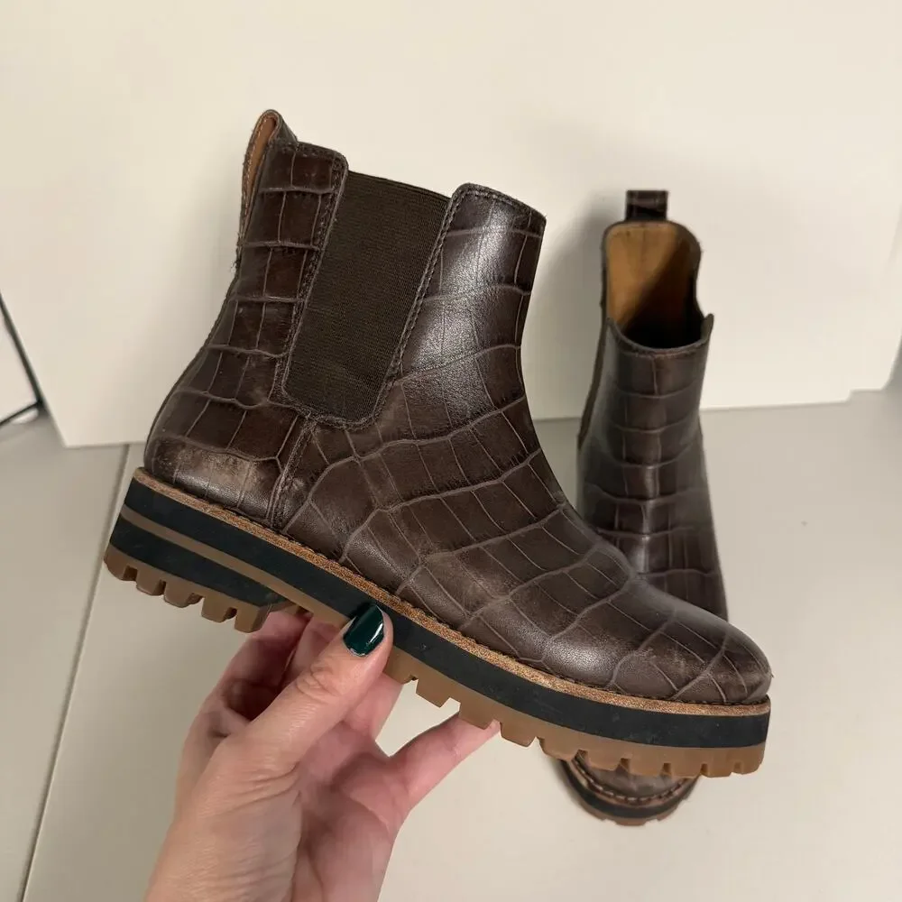 MADEWELL The Ivy Chelsea Boot Croc Embossed Leather Lug Sole Womens Sz 5.5 MA428